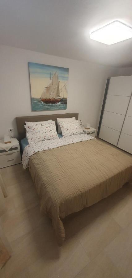 Hause Lupic Apartment Rab Town Exterior foto